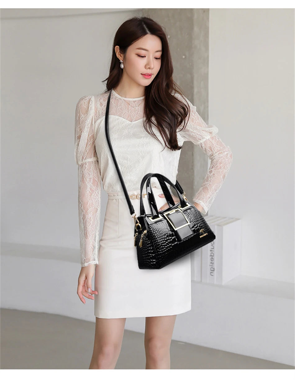 2-Layer Large Capacity Crocodile Pattern Boston Bag