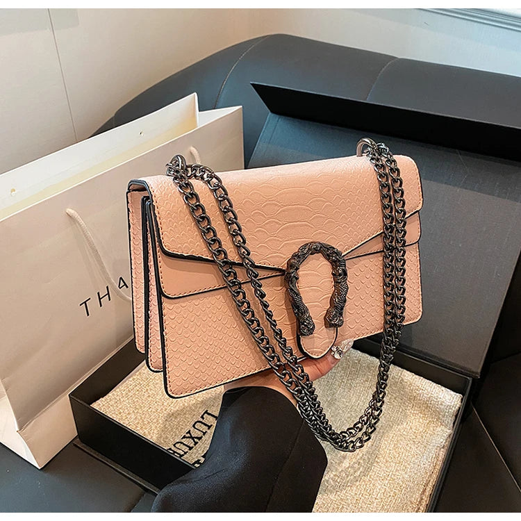 Retro Snake Pattern Chain Crossbody Bag