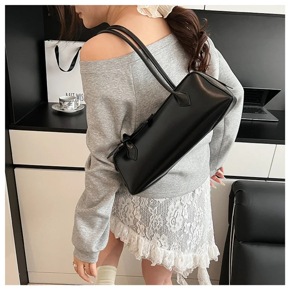 Long-Handle Baguette Retro Shoulder Tote