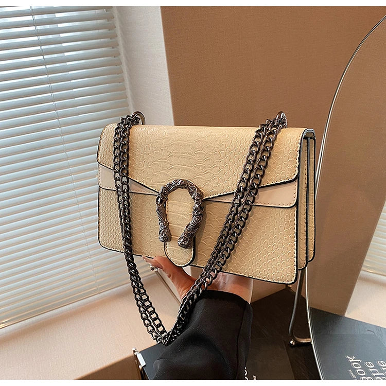 Retro Snake Pattern Chain Crossbody Bag