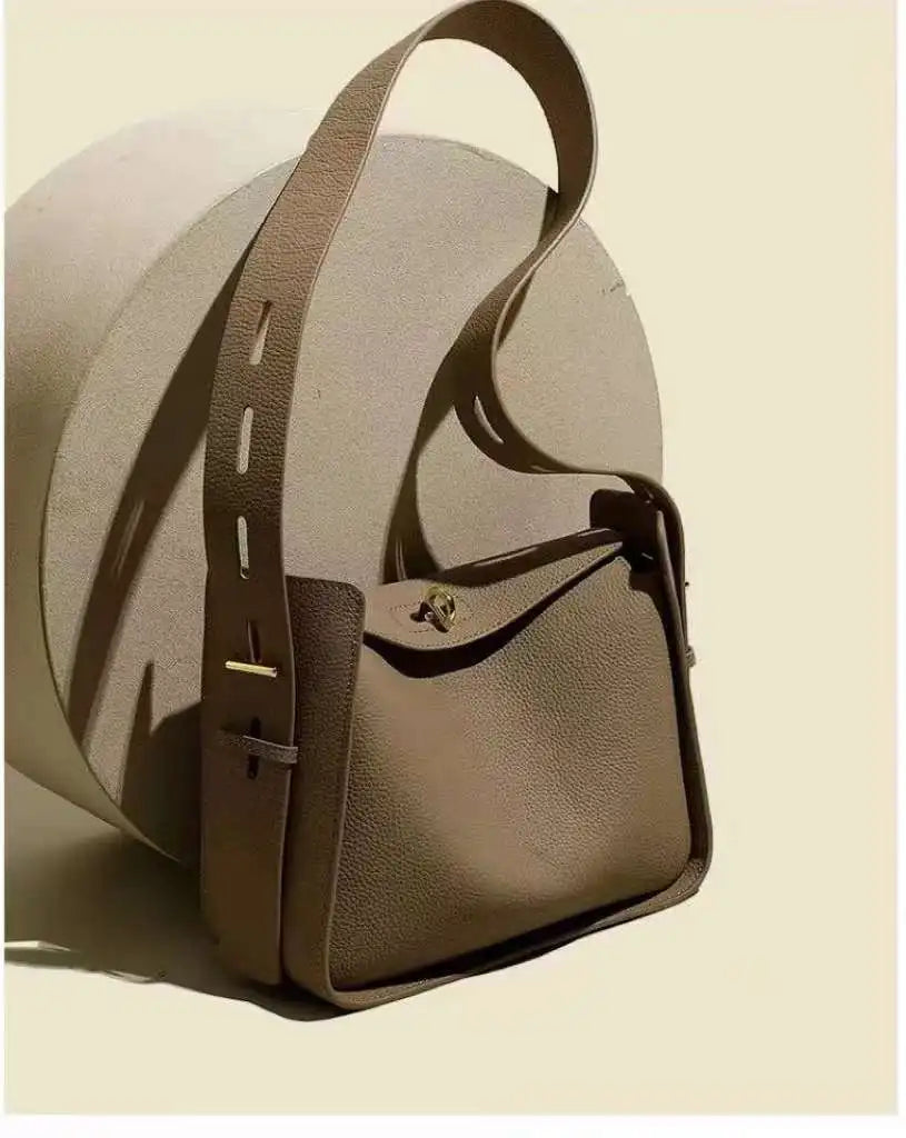 Niche Luxury Cowhide Wide Strap Large Capacity Shoulder Bag