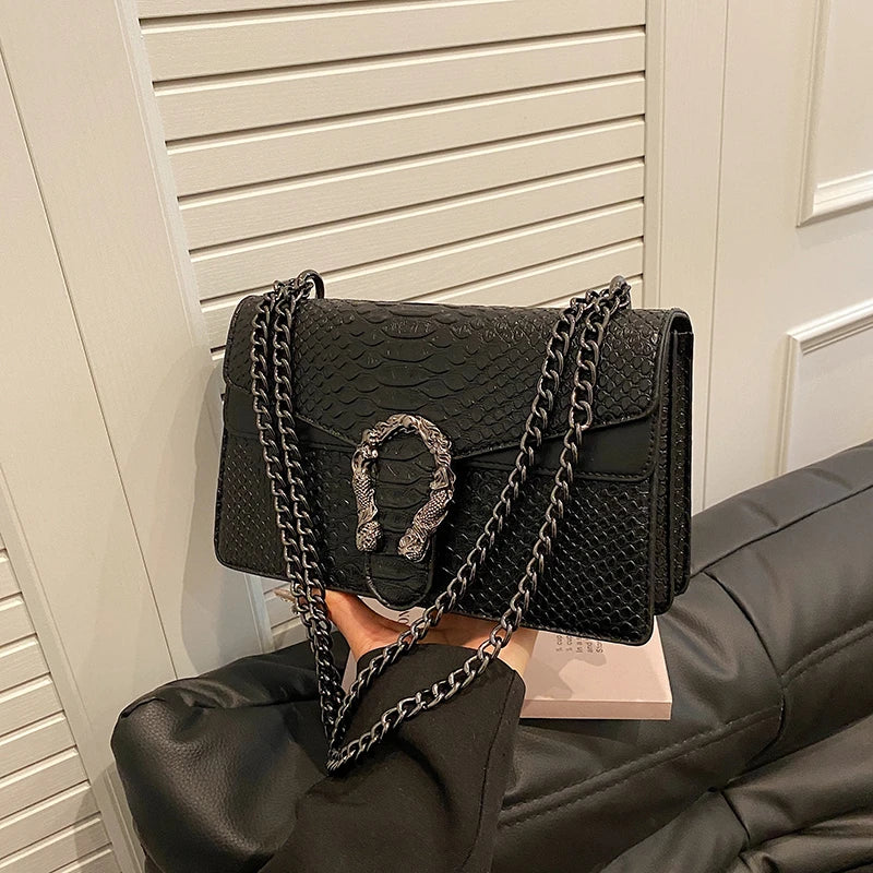 Retro Snake Pattern Chain Crossbody Bag