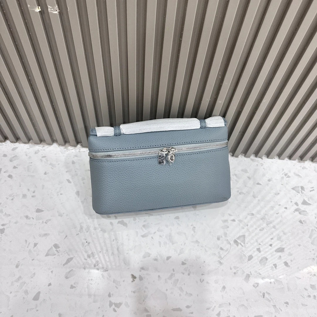 ew genuine leather  mobile phone handbag for women. Exclusive to women, with a luxurious design and compact and exquisite ap