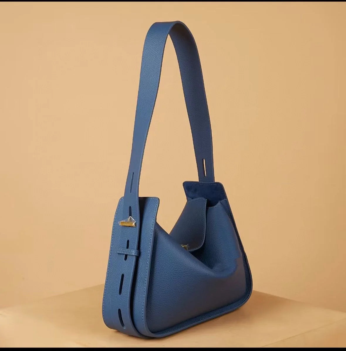 Niche Luxury Cowhide Wide Strap Large Capacity Shoulder Bag