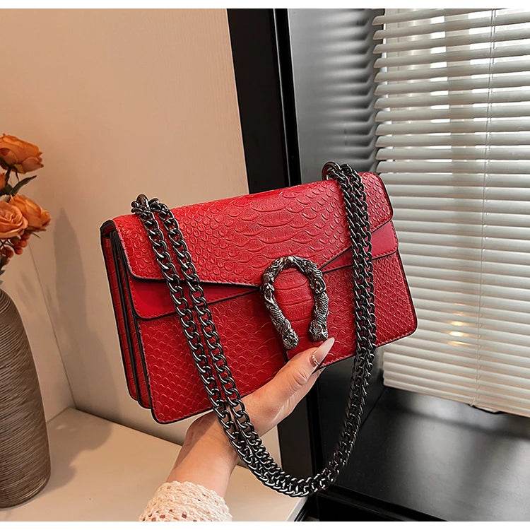 Retro Snake Pattern Chain Crossbody Bag