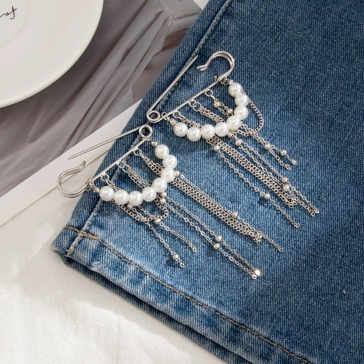 Retro Sweet Imitation Pearl Metal Chain Tassel Pendant Pin Pants Foot Chain  Creative Girl Fashion Sweet Fashion Jewelry