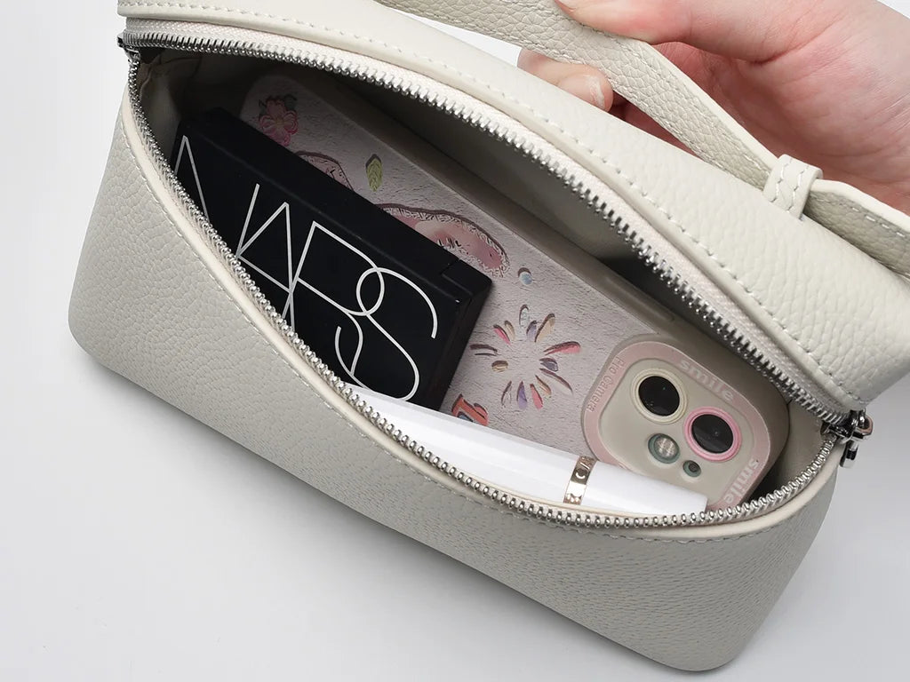 ew genuine leather  mobile phone handbag for women. Exclusive to women, with a luxurious design and compact and exquisite ap