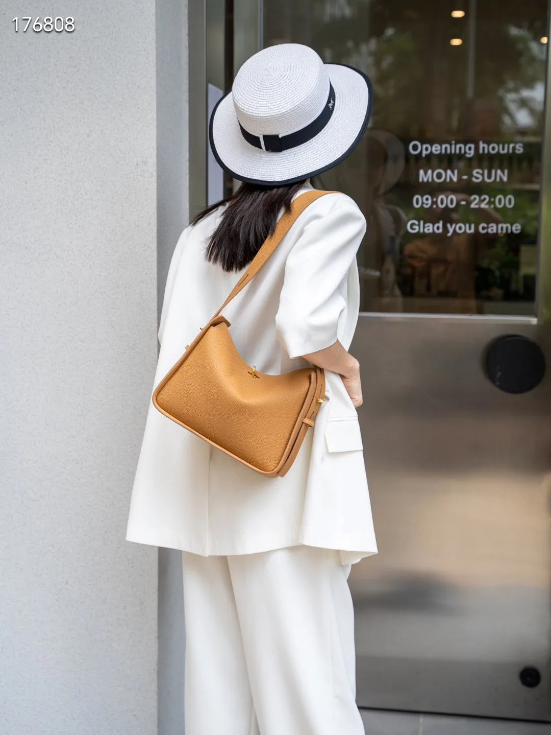 Niche Luxury Cowhide Wide Strap Large Capacity Shoulder Bag