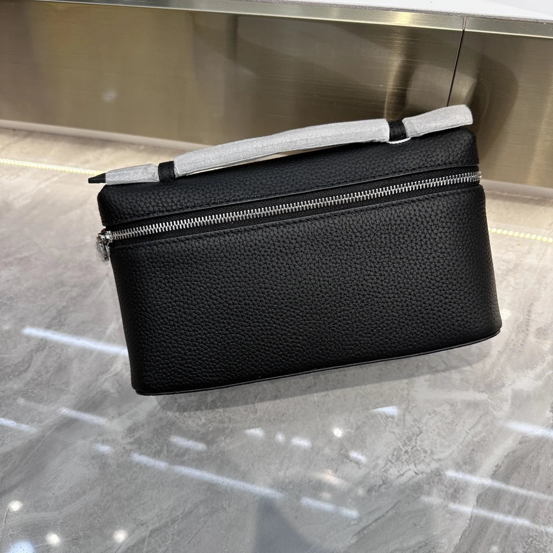 ew genuine leather  mobile phone handbag for women. Exclusive to women, with a luxurious design and compact and exquisite ap