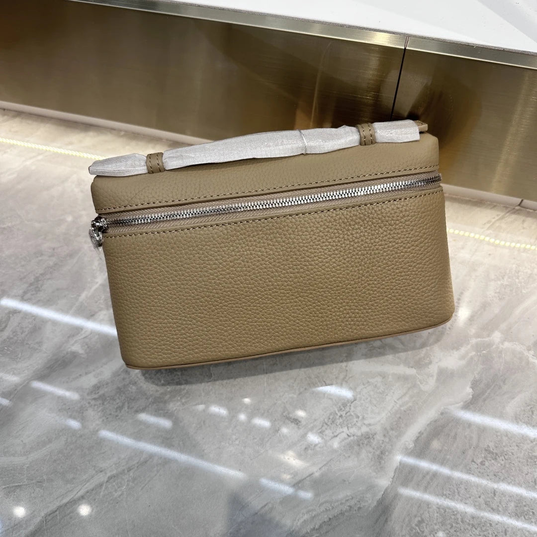 ew genuine leather  mobile phone handbag for women. Exclusive to women, with a luxurious design and compact and exquisite ap