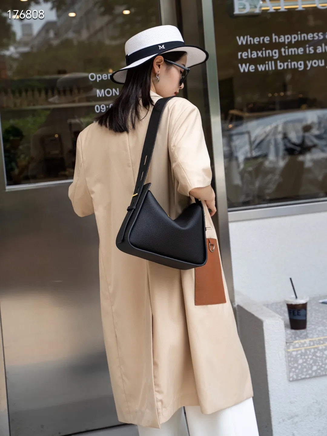 Niche Luxury Cowhide Wide Strap Large Capacity Shoulder Bag