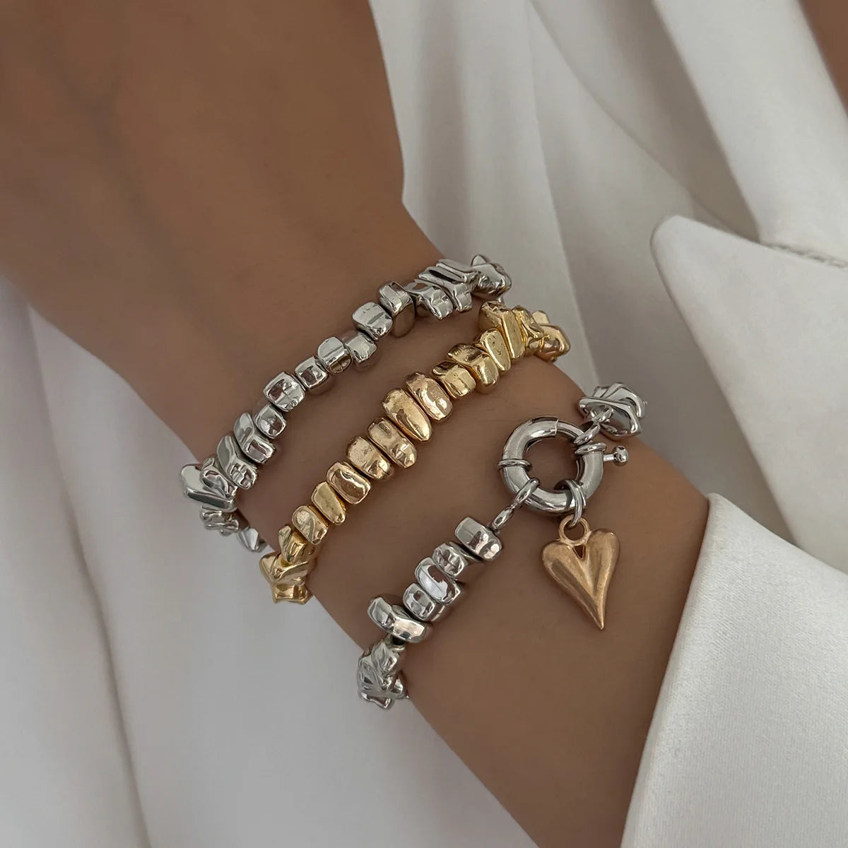 Retro Pearl Bead Bracelet | Multi-Layer Heart Pendant Elastic Bracelet for Women