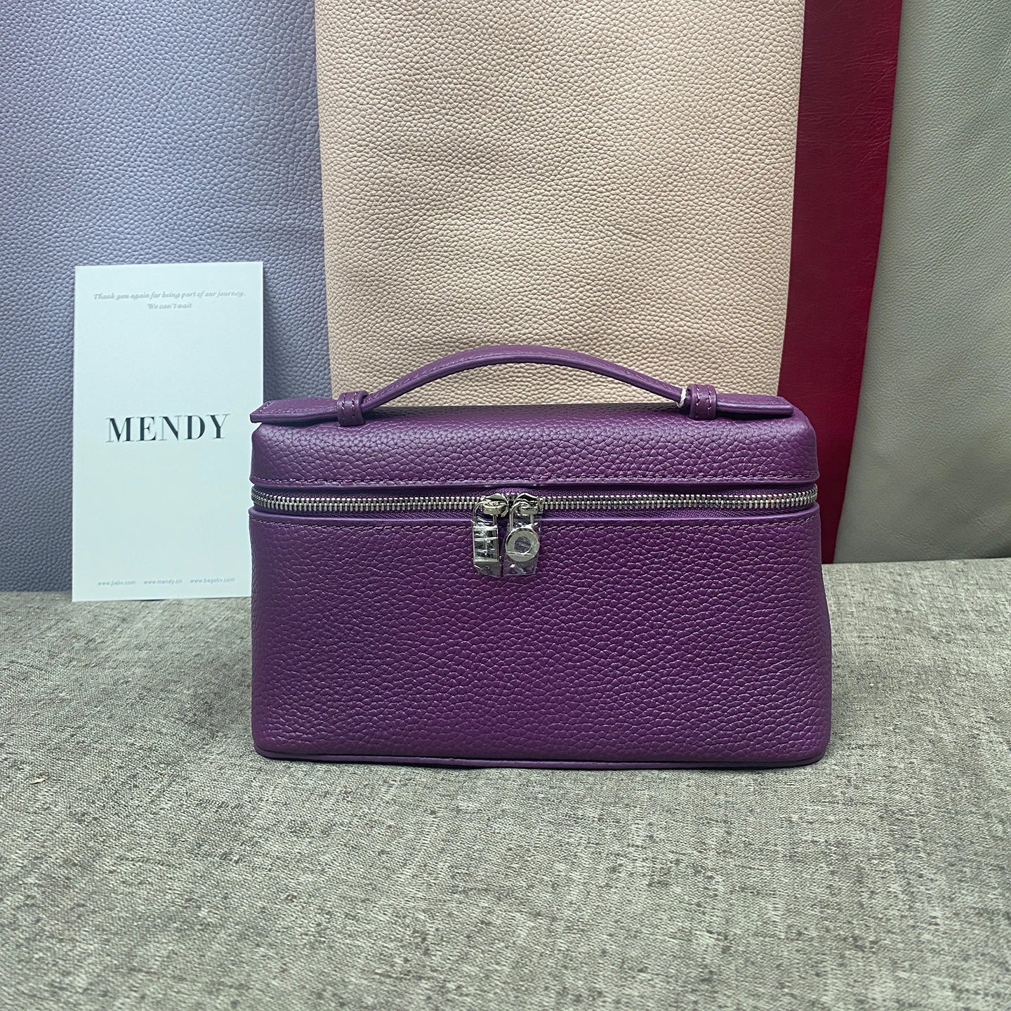 ew genuine leather  mobile phone handbag for women. Exclusive to women, with a luxurious design and compact and exquisite ap