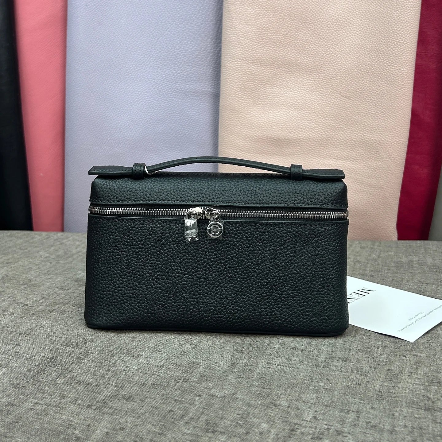 ew genuine leather  mobile phone handbag for women. Exclusive to women, with a luxurious design and compact and exquisite ap