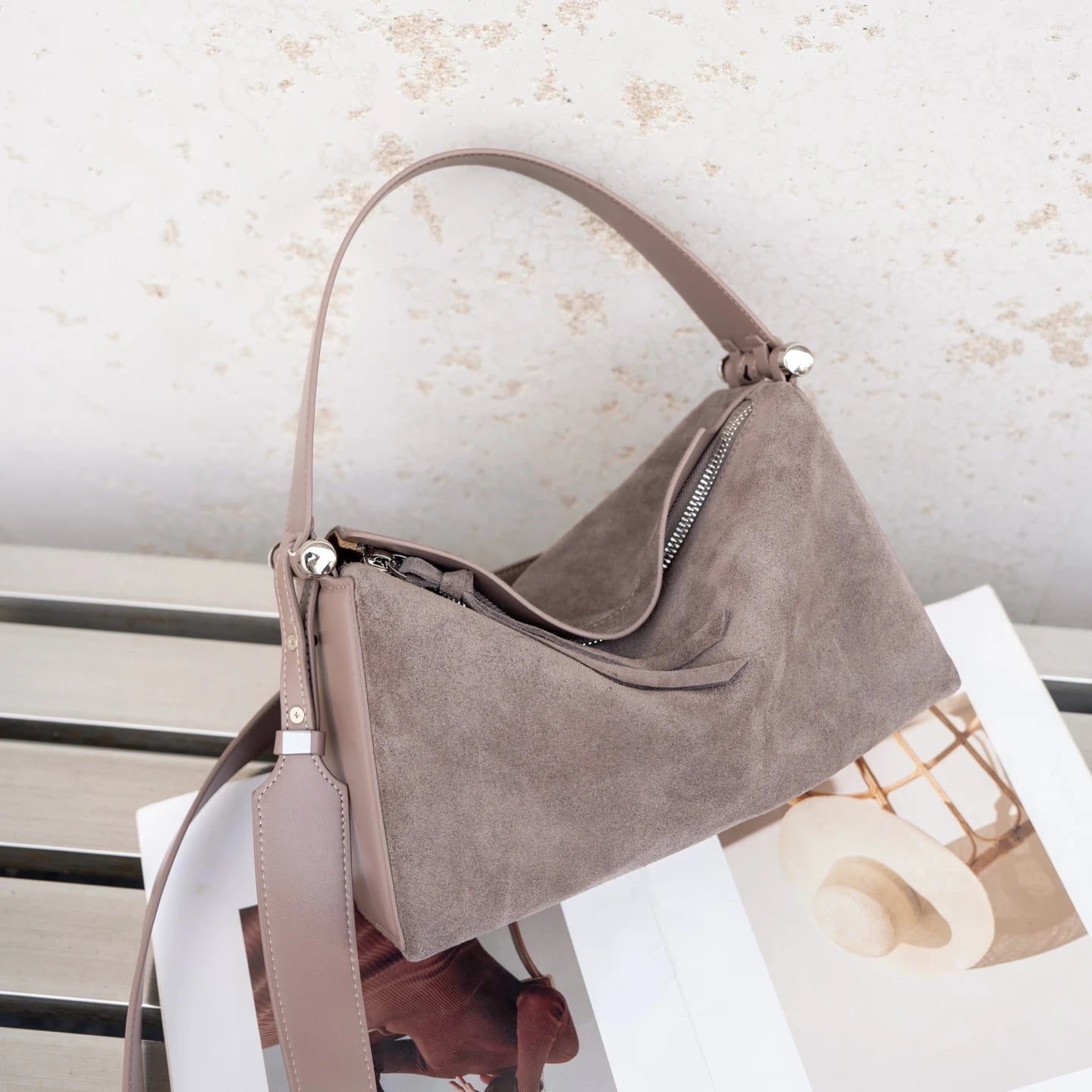 Niche Luxury Cowhide Wide Strap Large Capacity Shoulder Bag