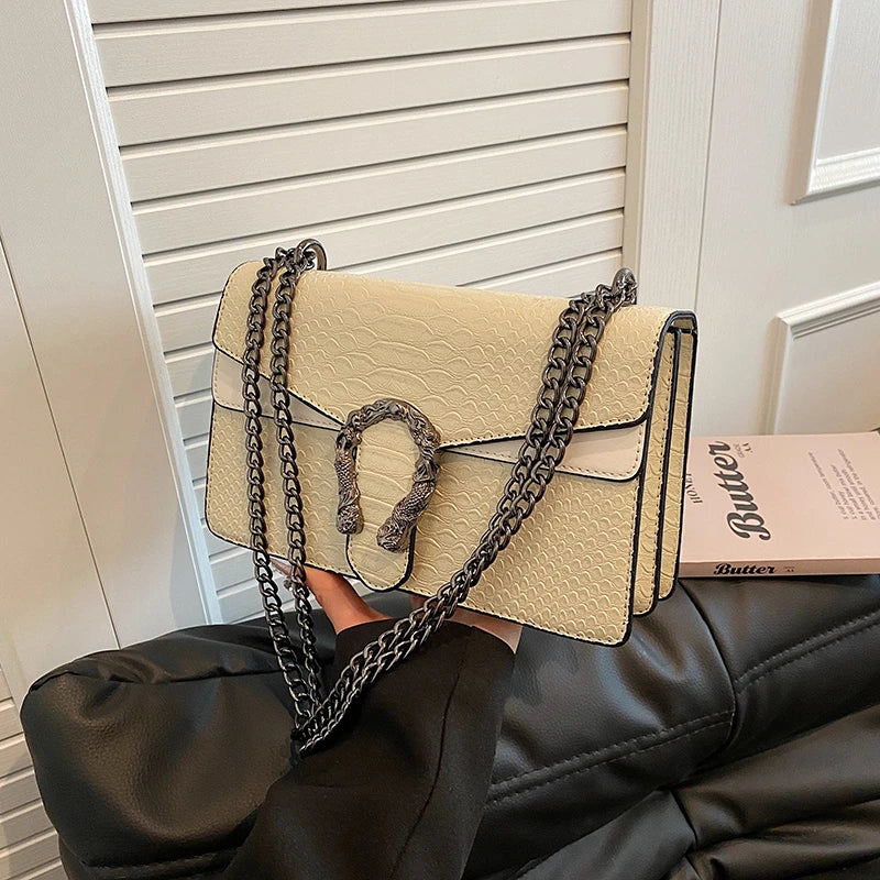 Retro Snake Pattern Chain Crossbody Bag