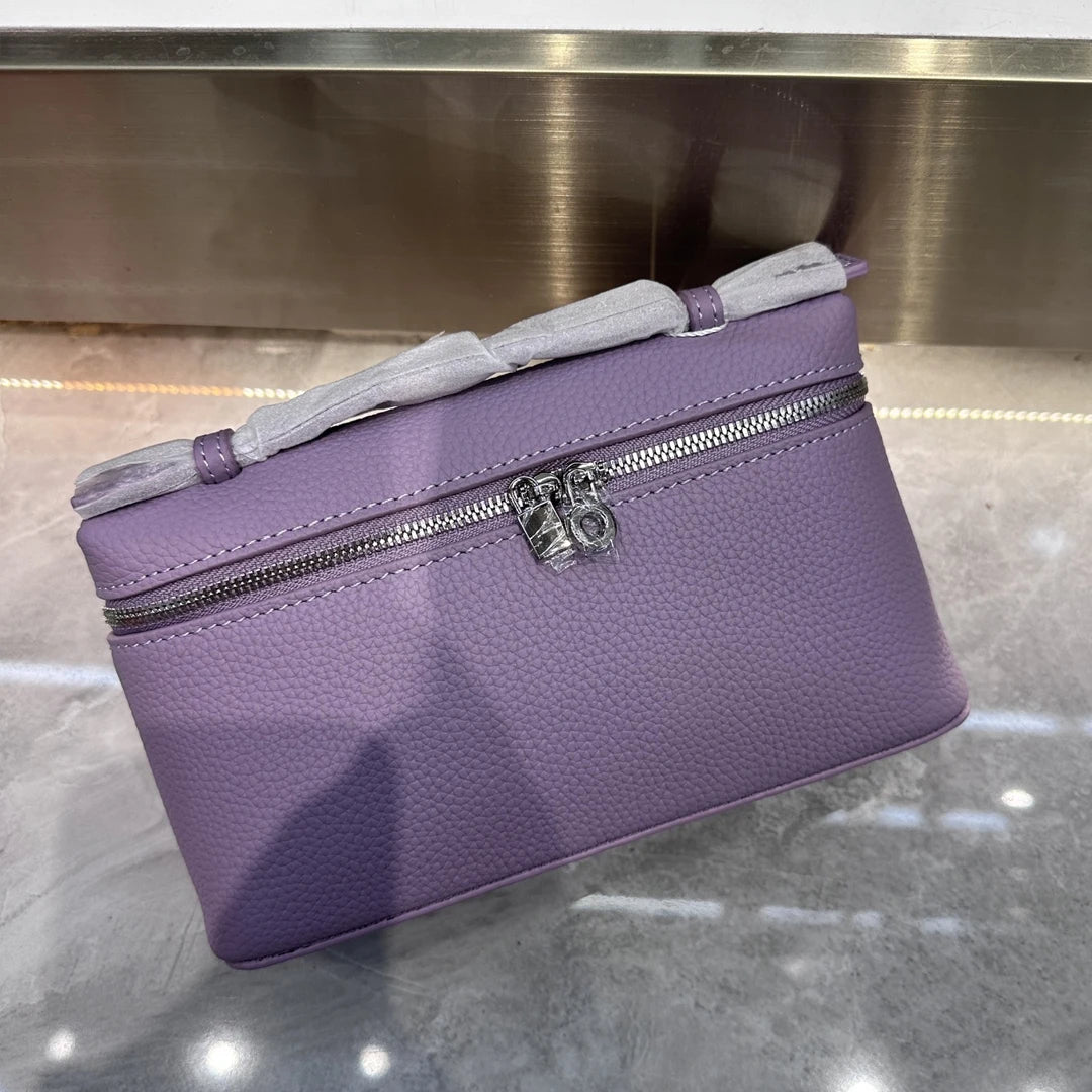 ew genuine leather  mobile phone handbag for women. Exclusive to women, with a luxurious design and compact and exquisite ap