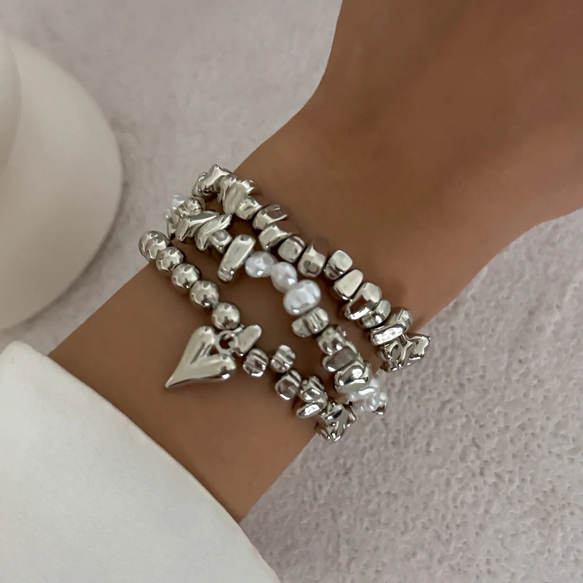 Retro Pearl Bead Bracelet | Multi-Layer Heart Pendant Elastic Bracelet for Women