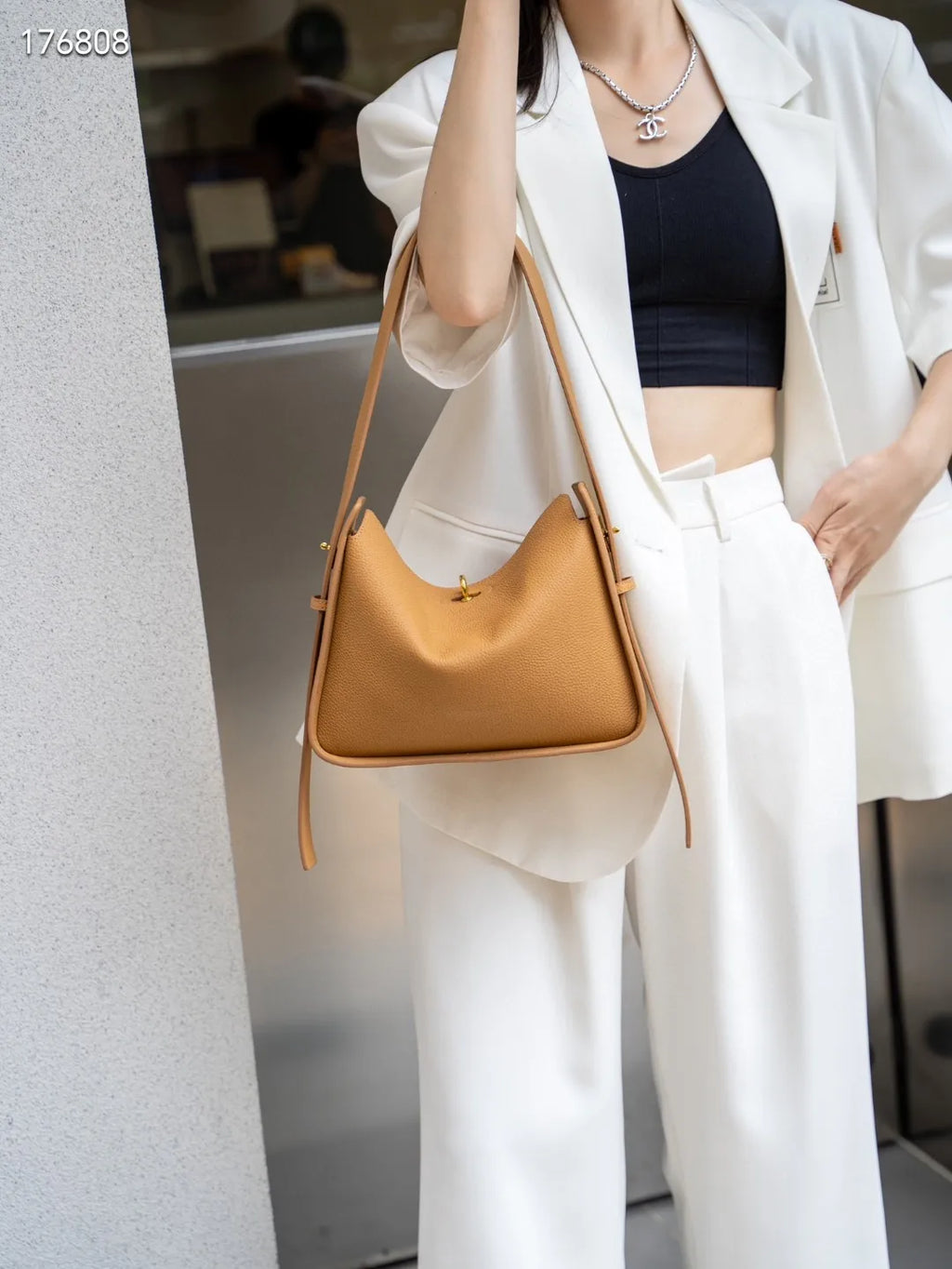 Niche Luxury Cowhide Wide Strap Large Capacity Shoulder Bag