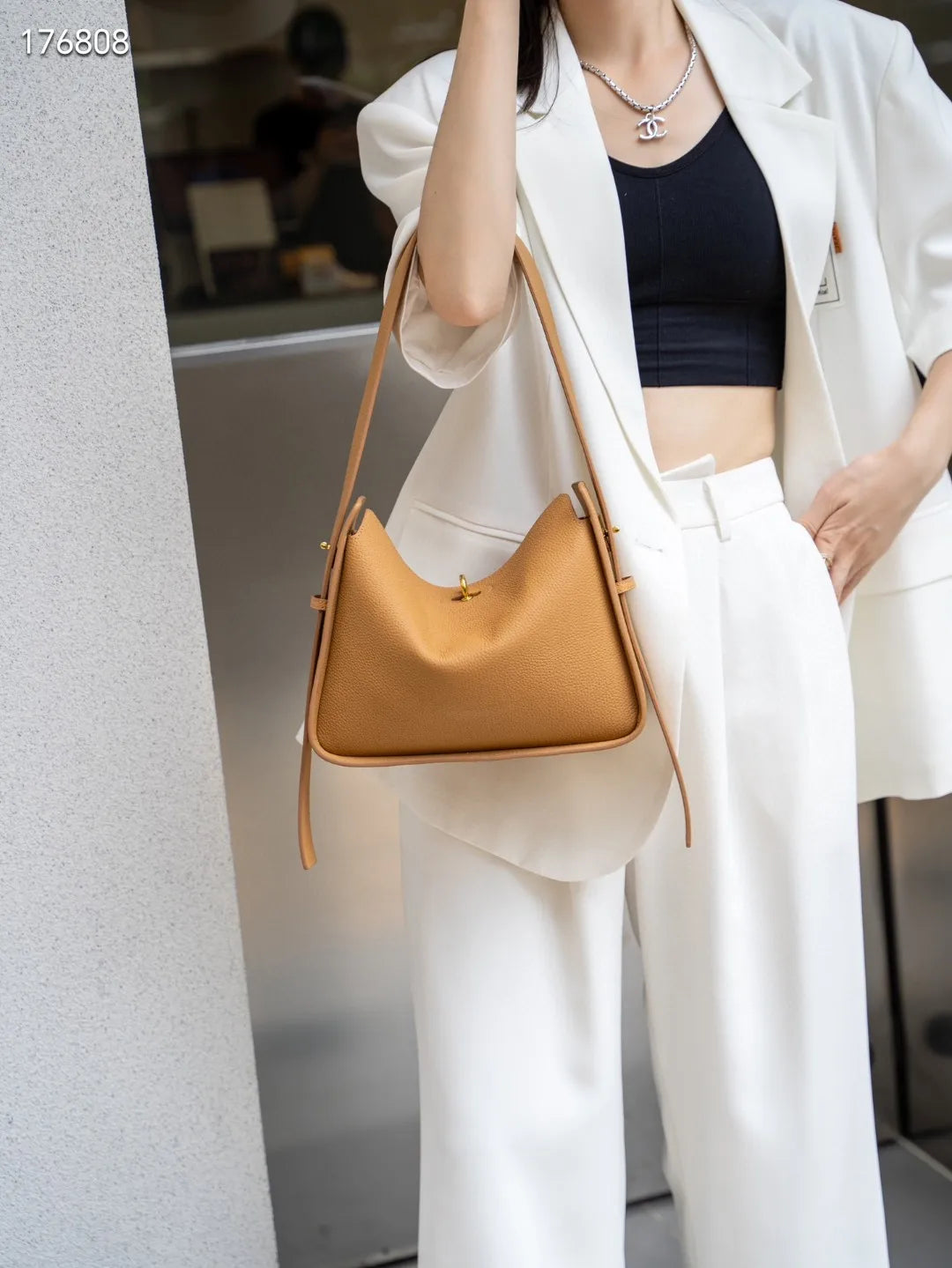 Niche Luxury Cowhide Wide Strap Large Capacity Shoulder Bag