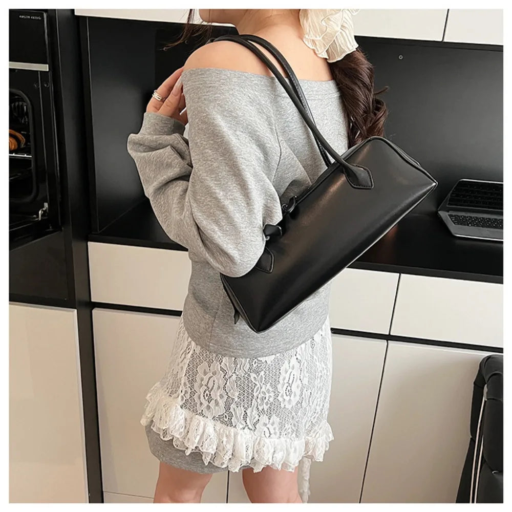 Long-Handle Baguette Retro Shoulder Tote